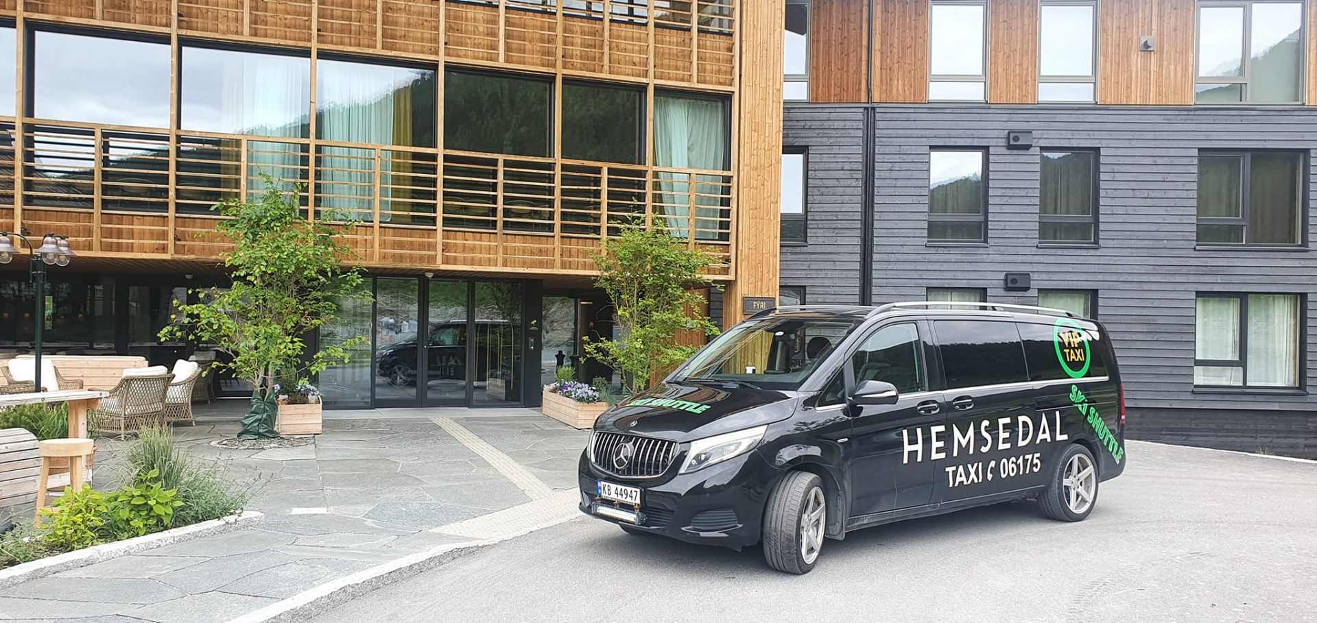 Hemsedal Taxi Airport Transfer - Mercedes VIP shuttle ved hotell